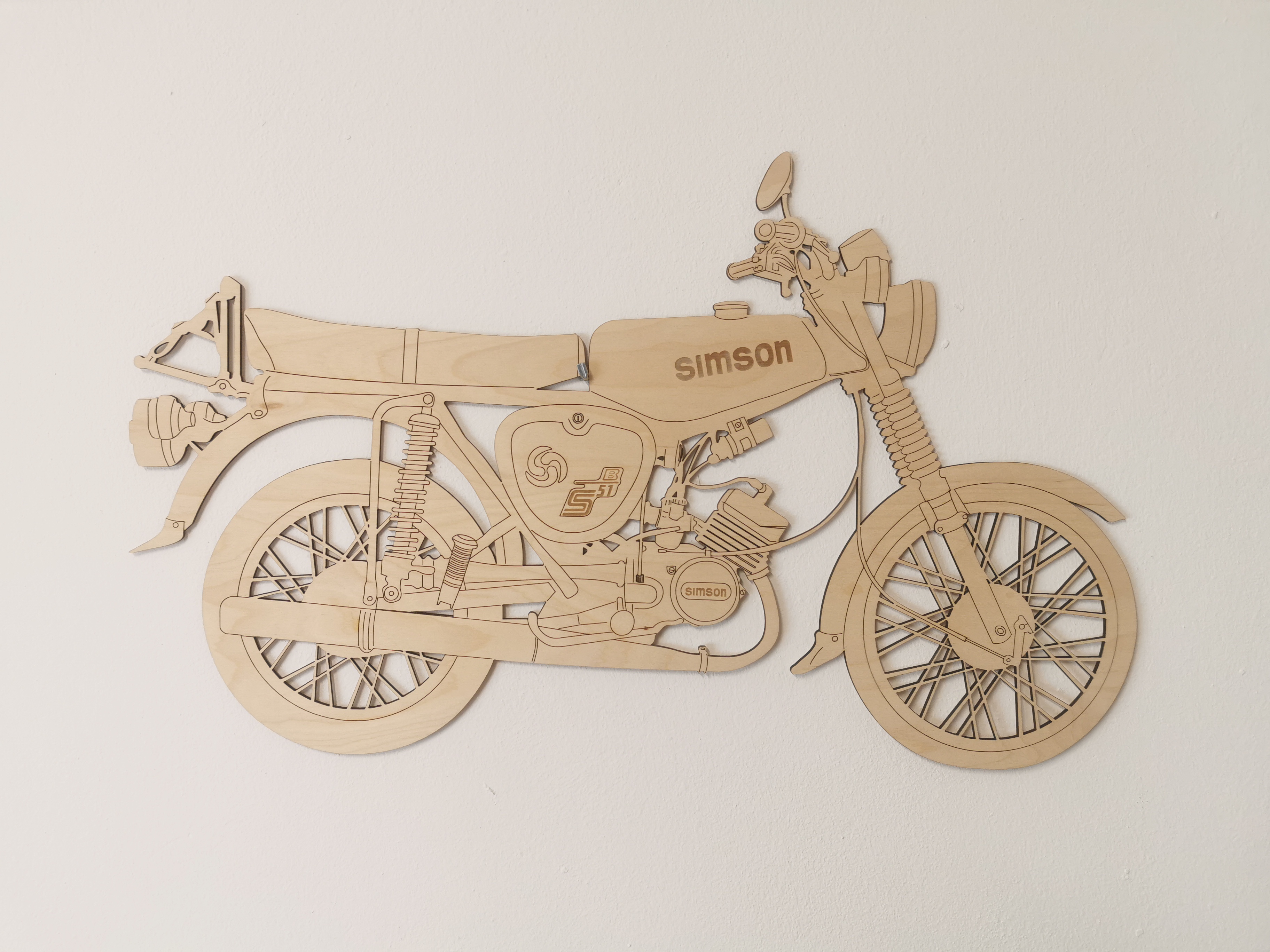 Holzdesign Hertel - Simson Wandbild aus Holz beleuchtet..